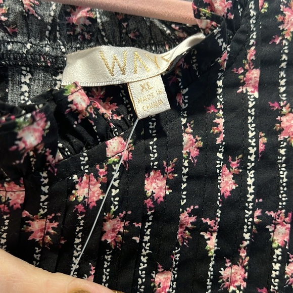 NWOT Wayf size XL. Cotton long sleeve. Great pattern and ruffle sleeve - Picture 2 of 3